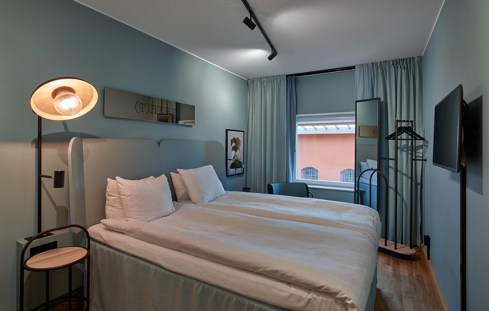 A Standard Queen room at Scandic Klara